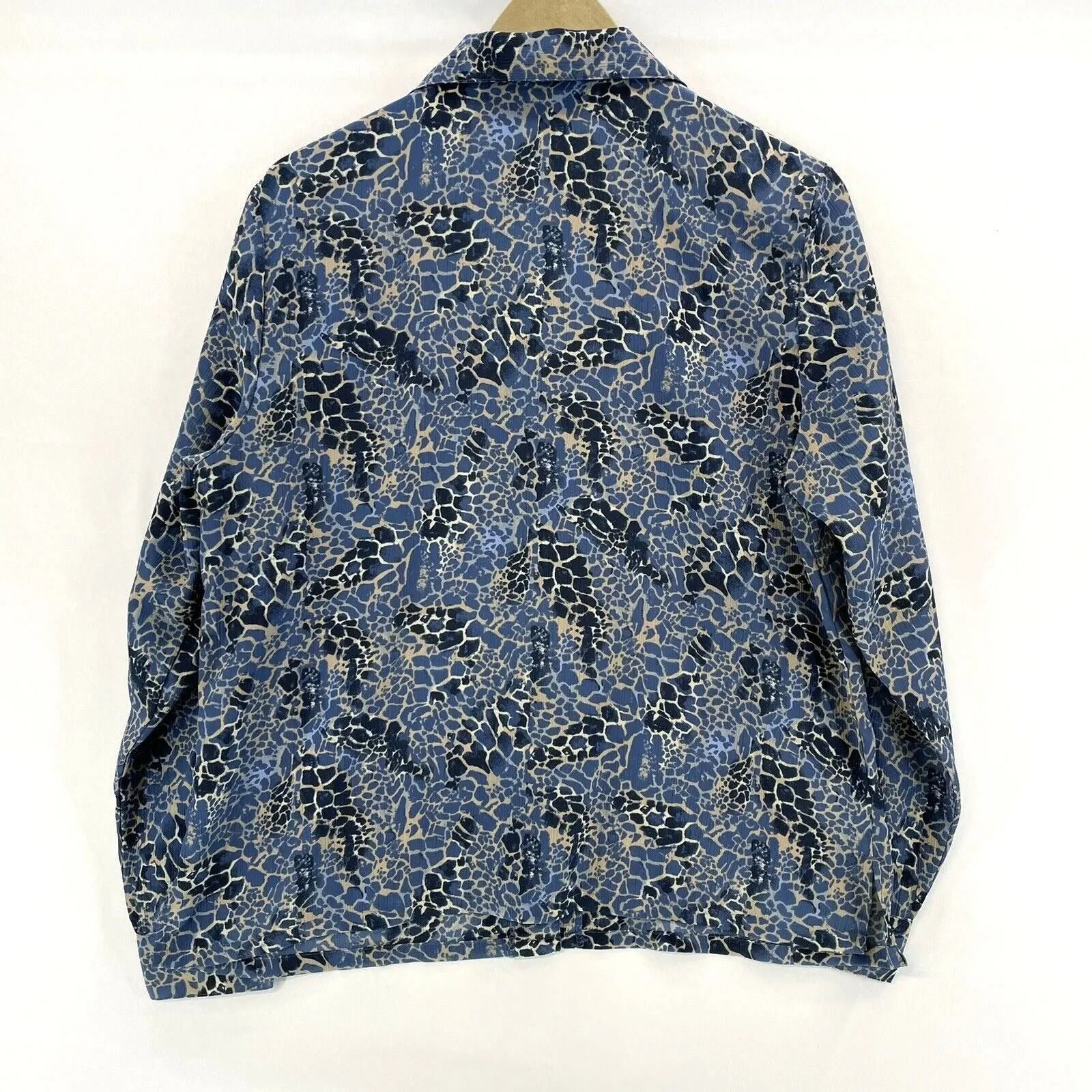 DonnKenny Women's Button Up Blouse Ribbed Snake Skin Light Office Blue Size PL
